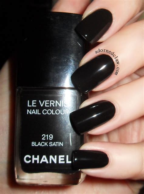 chanel black manicure